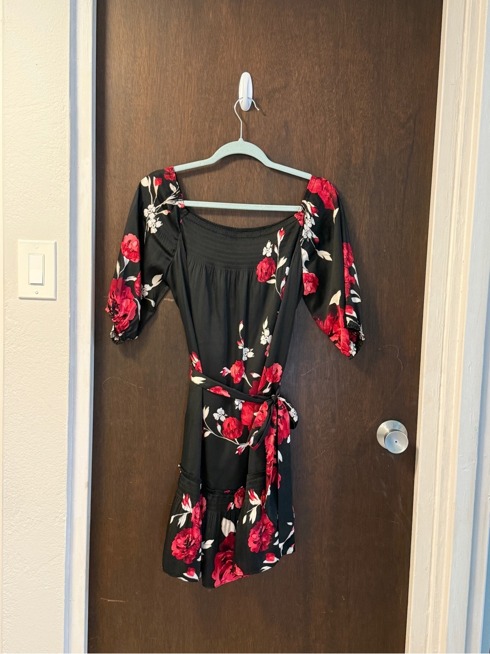 White House Black Market Floral Wrap Dress XS Black Red Roses